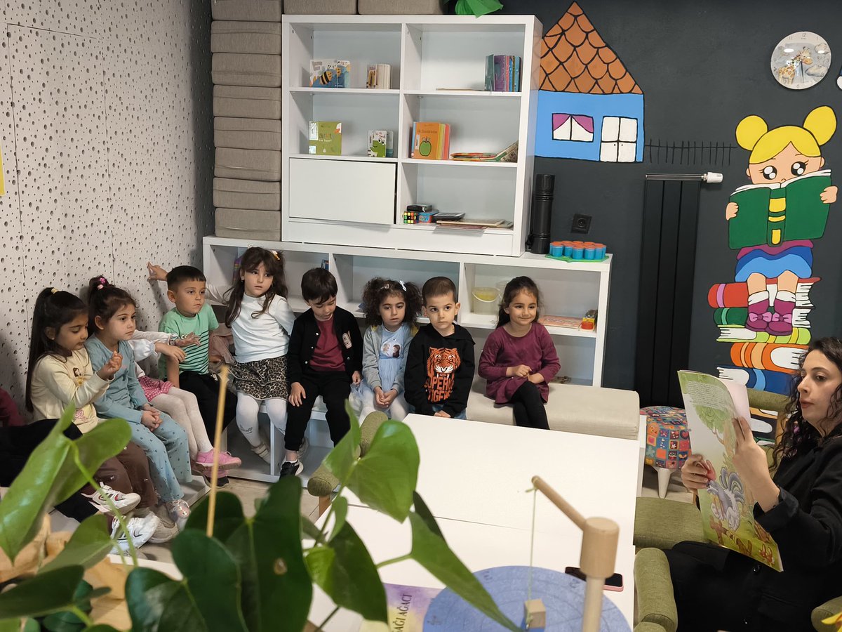tunceliihk's tweet photo. Atatürk Anaokulu öğrencileri ile kütüphane oryantasyonu ardından masal okuma ve boyama etkinliği gerçekleştirdik. 
#cancanatunceli 
@etkinkutuphane 
@kygmktb
@ismail_kaya_63
@Tunceli_iktm https://t.co/V6p854EaJP