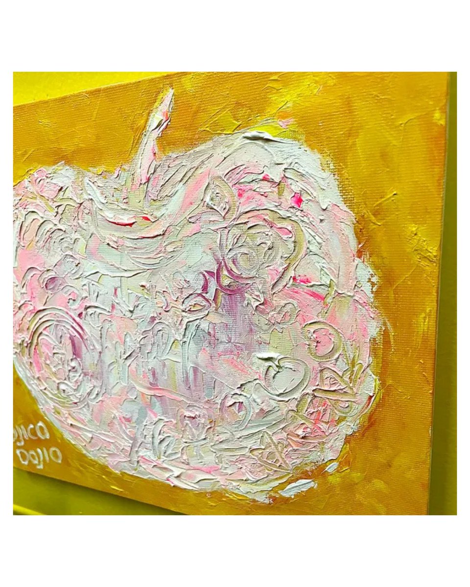ARTELIER_OA's tweet photo. @ARTELIER_OA 👈数千点のアートに出会おう！

🎨作品紹介🎨

タイトル：存在　Y-1

アーティスト：ドジコドジオ

アーティストコメント：存在シリーズ
誕生、発見、進歩の象徴であるりんご。
そのりんごをモチーフに抽象的かつ衝動的に表現。
画家ドジコドジオのシグネチャーといえる作品です。

サインあり

サイズ：22cm(縦) x 27cm(横)

紹介作品のほか多数作品が登録されているARTELIER（アートリエ）に興味を持った方はプロフィールのリンクをチェック！

#ARTELIER #アートリエ
#アート #アーティスト #art #artist #絵 #絵画 #美術 #芸術 #アートのある暮らし #アート好きな人と繋がりたい #アート作品 #絵画販売 #アート販売
#レンタルアート #インテリア #油彩画 #抽象画 #りんご #果物 #発見