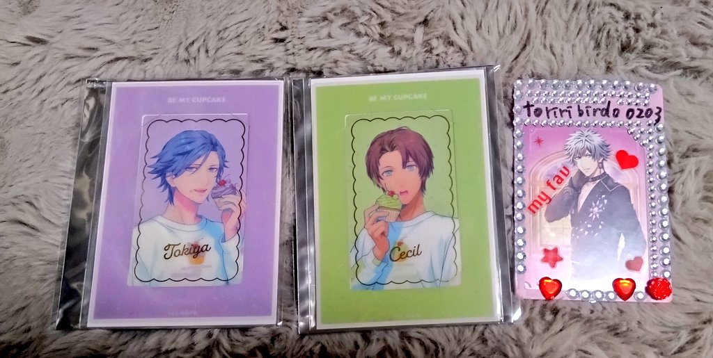 toriribird0203's tweet photo. 【交換】
うたプリ BGS カラコン BE MY CUPCAKE 缶バッジ　NORMAL　SPECIAL  ビジュカ 特典

譲: 
缶バッジ
NORMAL:セシル、藍、

SPECIAL:音也、トキヤ、セシル、藍

ビジュカ
トキヤ、セシル

特典
音也、トキヤ、嶺二、藍

求:各蘭丸
缶バッジはSPECIAL⇆NORMALの交換も可能 https://t.co/2hEamUiD04