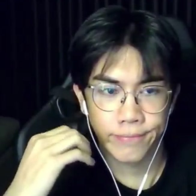 ซ ฮ็อบ tweet media