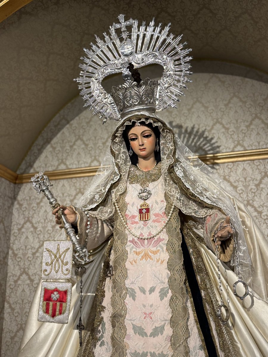Leandelapuebla's tweet photo. 𝐍𝐮𝐞𝐬𝐭𝐫𝐚 𝐒𝐞𝐧̃𝐨𝐫𝐚 𝐝𝐞 𝐥𝐚𝐬 𝐌𝐞𝐫𝐜𝐞𝐝𝐞𝐬 
Mayo 2026
Sevilla
@PuertaReal 

𝑀𝑎𝑑𝑟𝑒 𝑑𝑒 𝑙𝑎𝑠 𝑀𝑒𝑟𝑐𝑒𝑑𝑒𝑠, 𝑟𝑢𝑒𝑔𝑎 𝑝𝑜𝑟 𝑛𝑜𝑠𝑜𝑡𝑟𝑜𝑠. https://t.co/9HgzaUx71B