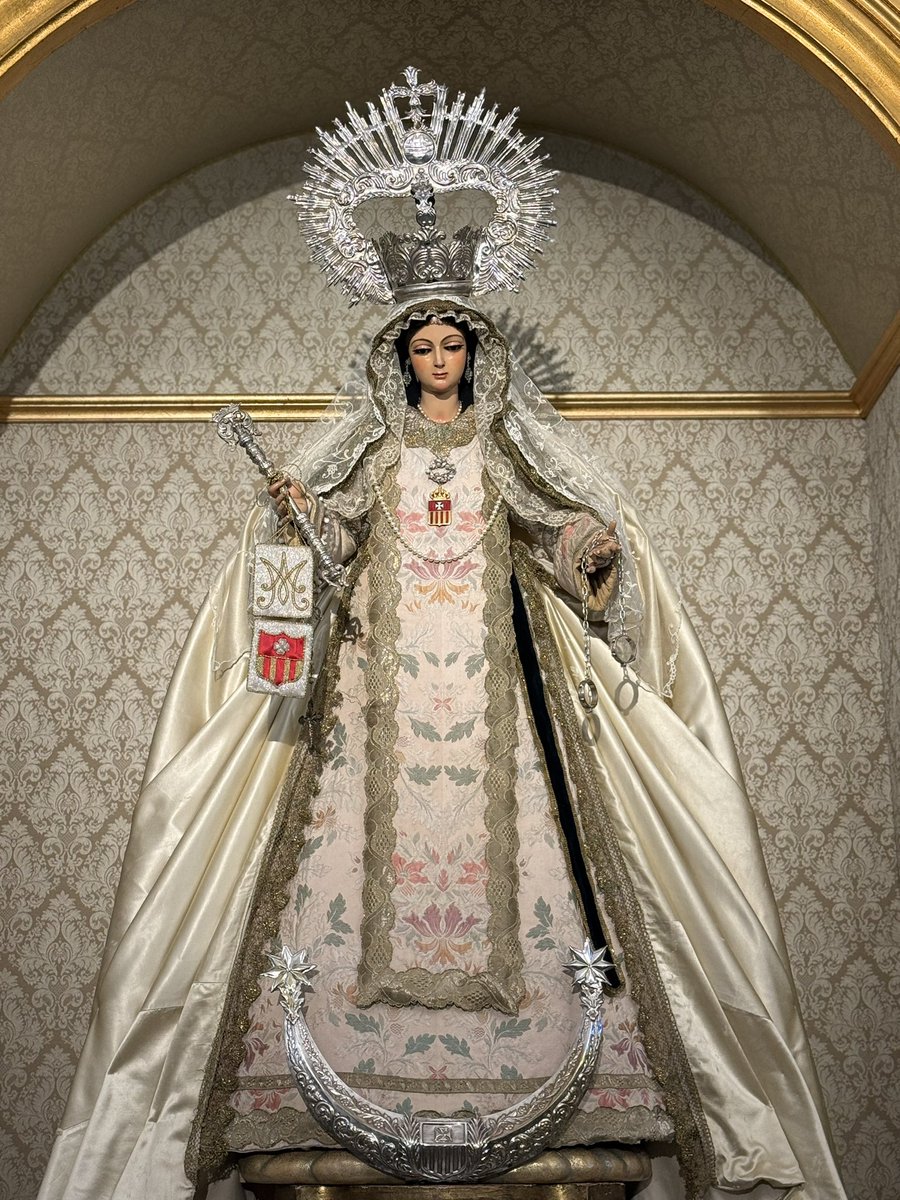 Leandelapuebla's tweet photo. 𝐍𝐮𝐞𝐬𝐭𝐫𝐚 𝐒𝐞𝐧̃𝐨𝐫𝐚 𝐝𝐞 𝐥𝐚𝐬 𝐌𝐞𝐫𝐜𝐞𝐝𝐞𝐬 
Mayo 2026
Sevilla
@PuertaReal 

𝑀𝑎𝑑𝑟𝑒 𝑑𝑒 𝑙𝑎𝑠 𝑀𝑒𝑟𝑐𝑒𝑑𝑒𝑠, 𝑟𝑢𝑒𝑔𝑎 𝑝𝑜𝑟 𝑛𝑜𝑠𝑜𝑡𝑟𝑜𝑠. https://t.co/9HgzaUx71B