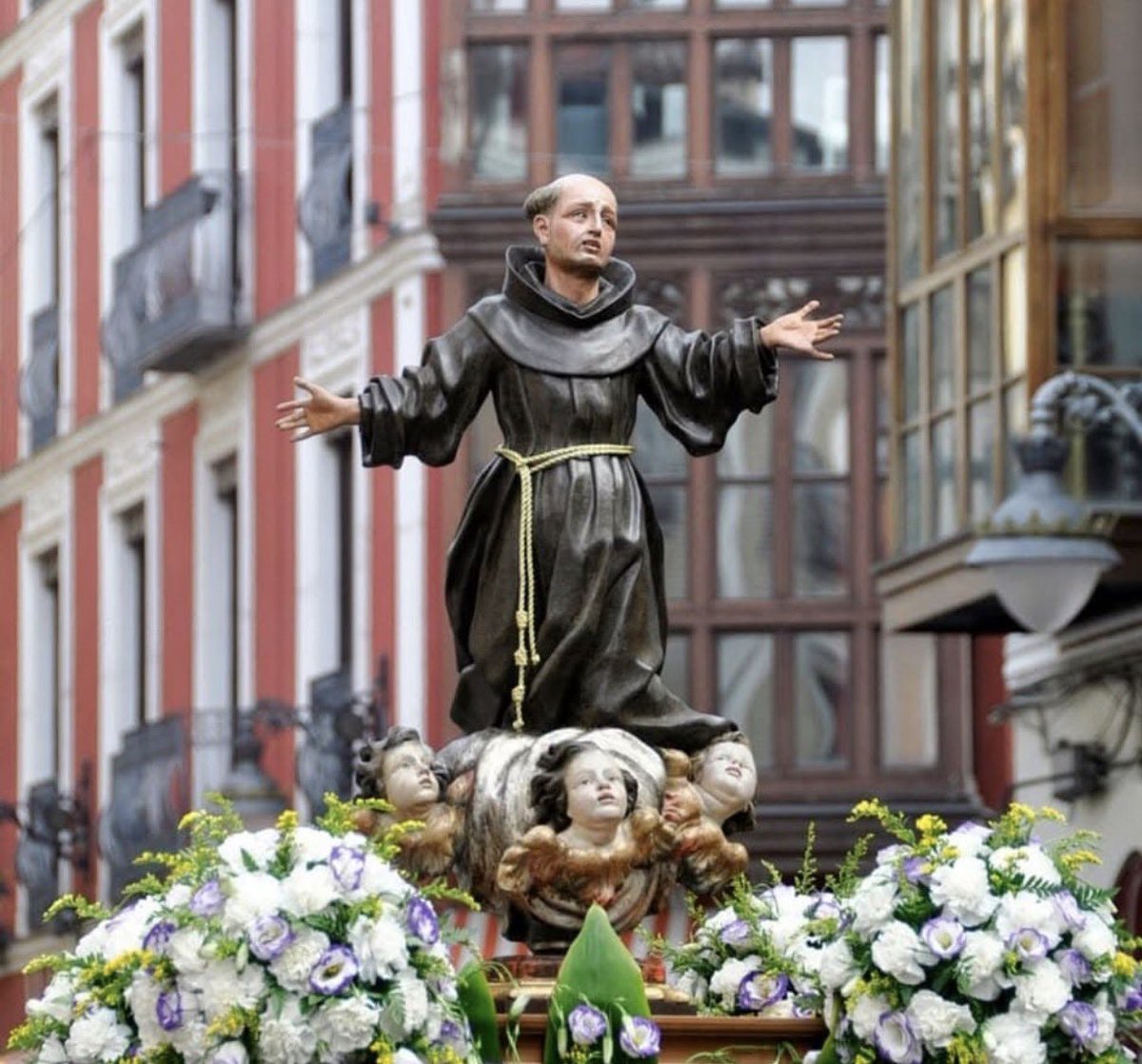 FondoNorte1928's tweet photo. Feliz día De San Pedro Regalado🙏
A todos los Vallisoletanos https://t.co/aXvbU1CBUu
