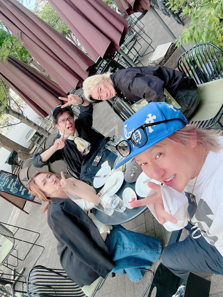 mazda_julia's tweet photo. 昨日は6/27Ju-kenさんBIRTHDAY LIVEの打ち合わせでした！
天気がよかったのでテラスで✨
とてつもなく楽しいイベントになりそう🤭
https://t.co/Xom7I3rKgh

#松田樹利亜
#浅岡雄也
#Ju_ken
#AZ
#ランチなのにディナー以上に食べた https://t.co/pBgpNutk20