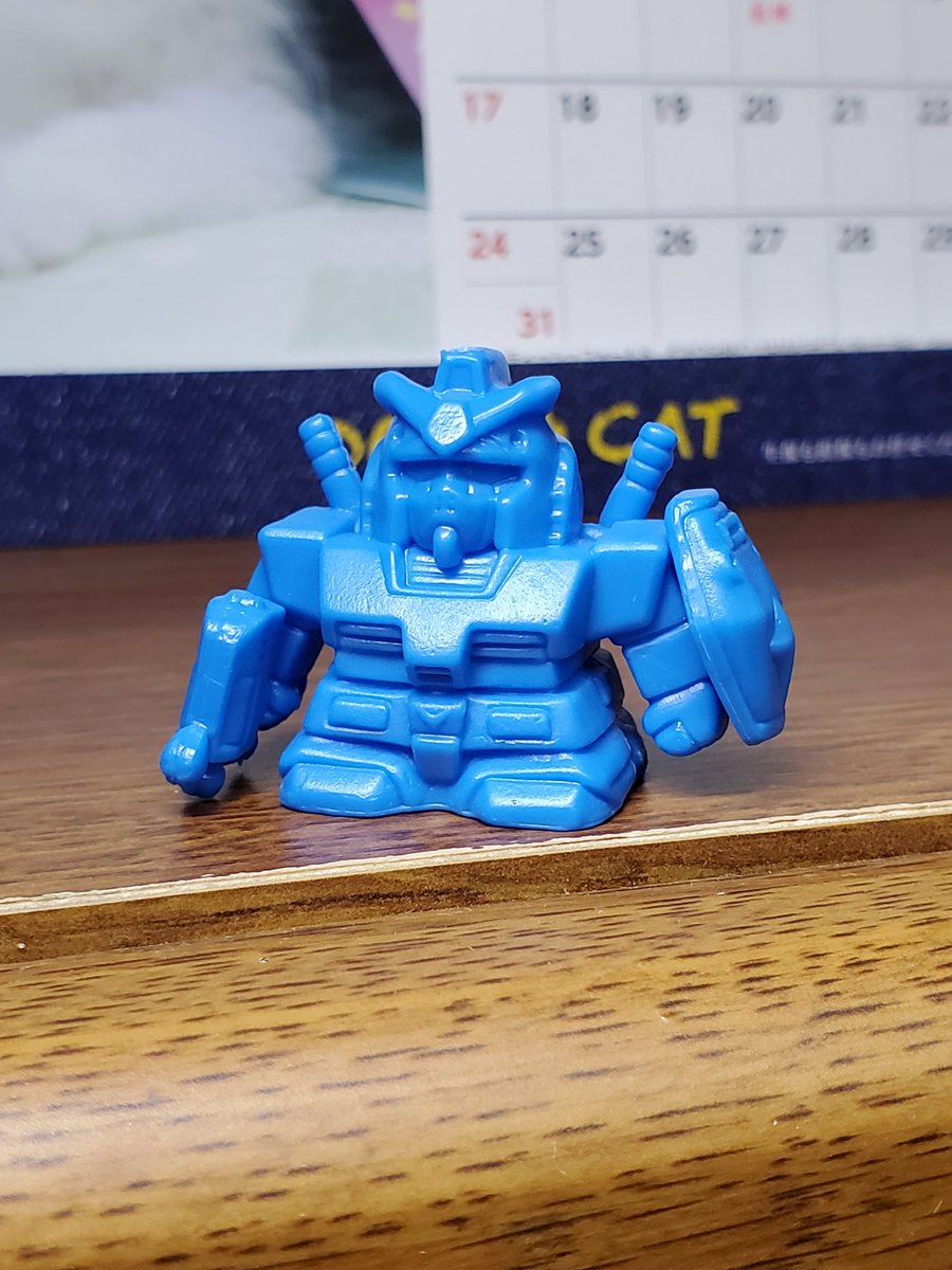0428Taro's tweet photo. 今更ながらロボケシガンダム
アンテナ周りとか少し溶けてる感じがする…
確か1回200円💰

#SDガンダム
#ガン消し https://t.co/PaR9GRAuNI