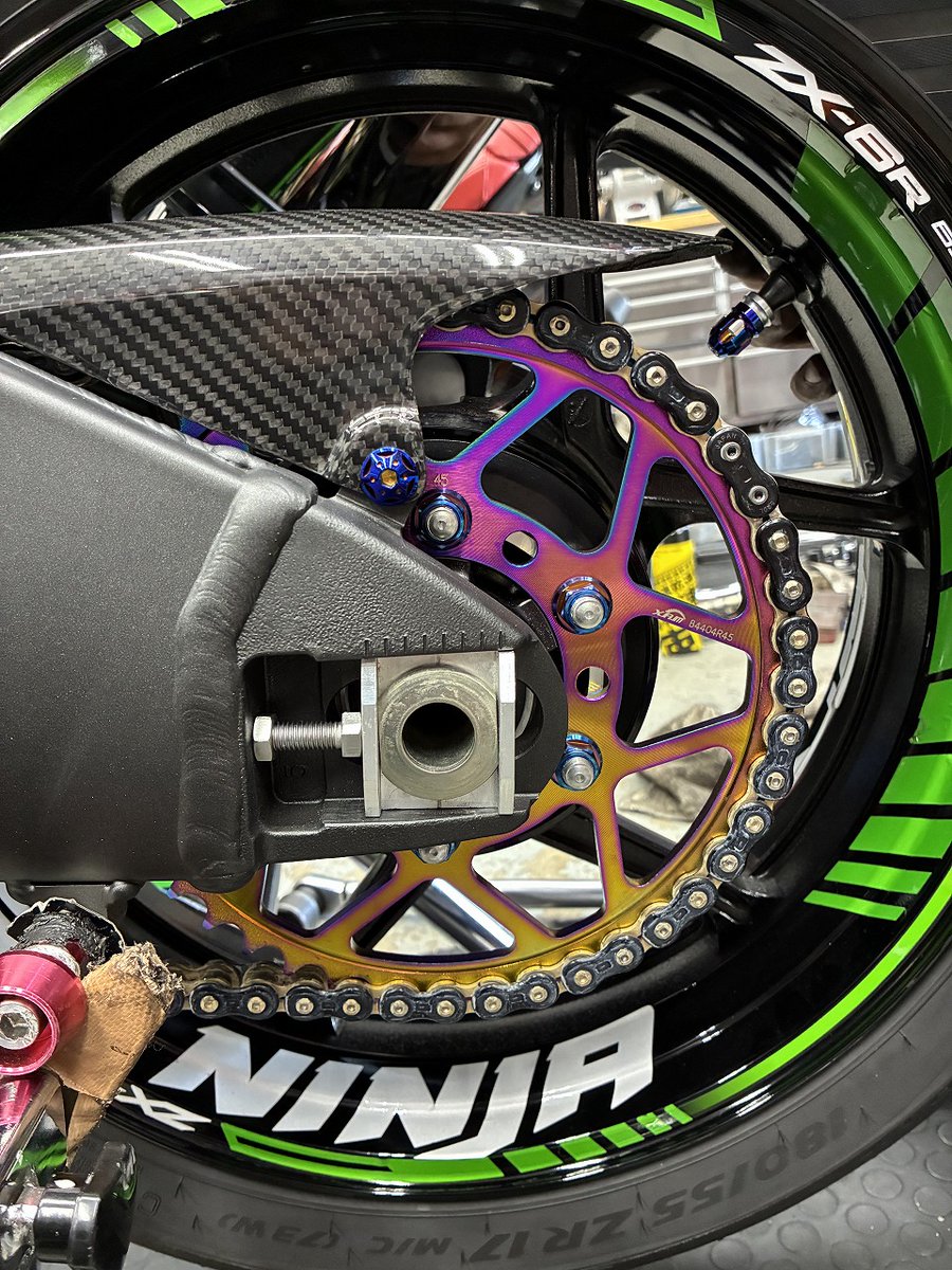 サンプル　オーダー停止中 ナップス東大阪店です 【カワサキ ZX-6R】 スプロケット＆チェーン交換