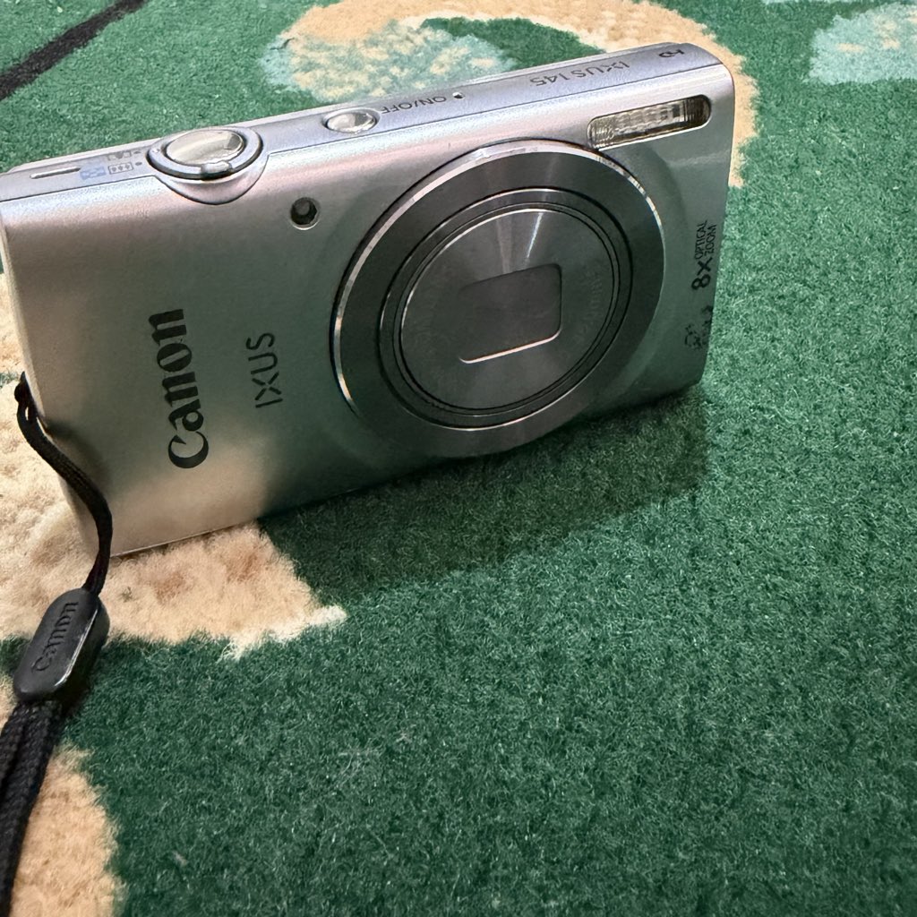 firdafar's tweet photo. ✨ WTS Canon IXUS 145 ✨
- Kondisi terawat
- Zoom in/ out aman
- Tombol2 empuk
- Flash berfungsi
- Semua fitur masih berfungsi
Include
- Unit
- Baterai
- Charger
- Strap
📍 Location: Jakarta / COD area jaksel
📩 Serious buyer only, DM for detail &amp; sample hasil foto🙌🏻 https://t.co/SRxsPFBXll