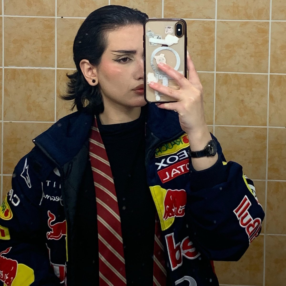 🦂 tweet media
