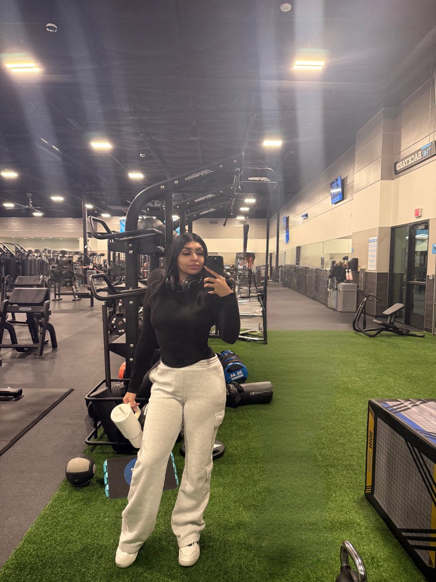 helovesalexi's tweet photo. I’ll actually get there, i promise https://t.co/5kUo9zH3n4