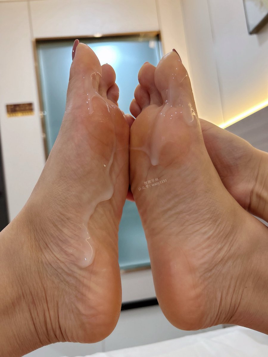 lier1133's tweet photo. #足控榨精 #脚模 #脚底奴 #足控

关注▶️@xuejie120 https://t.co/0NiygjbDFi