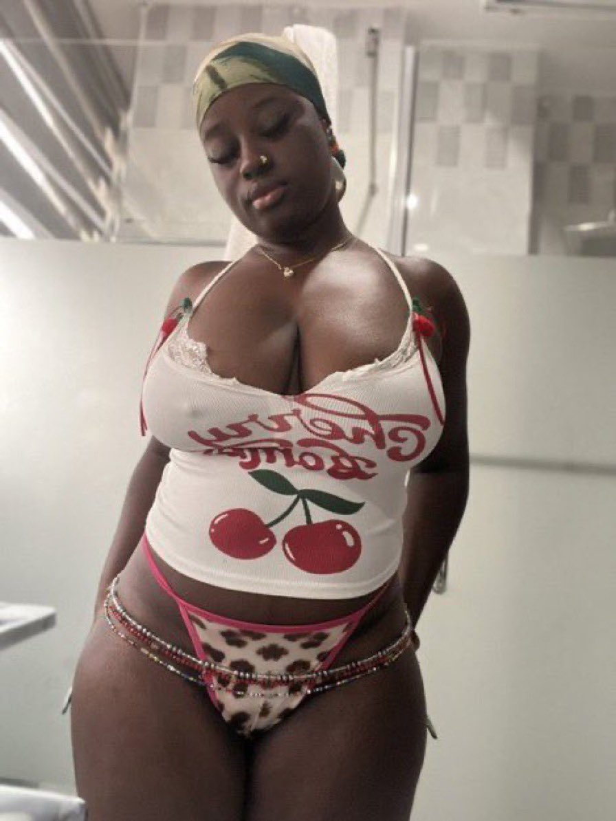 mummysdummy's tweet photo. top 4 ghanaian pornstars massively putting ghana on the map, we are so blessed ngl 😍 🇬🇭

- daisy melanin
- bluebubbles 
- headucator 
- jael https://t.co/tAPpId8dtb
