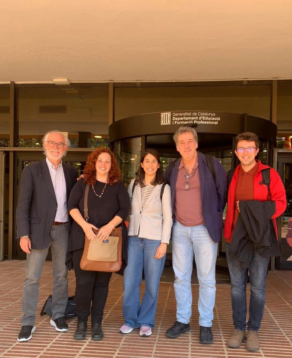 dretsnofavors's tweet photo. Avui, de la mà de @federacioacapps, ens hem reunit amb @educaciocat.
Ens confirmen nova licitació del transport escolar.
Però continuem sense saber ni quan, ni com, ni per a qui.
⚠️ Bones paraules. Cap solució.
📢 Seguim. Coneixem els nostres drets i no ens cansarem d’exigir-los. https://t.co/mI8Q4MnGro