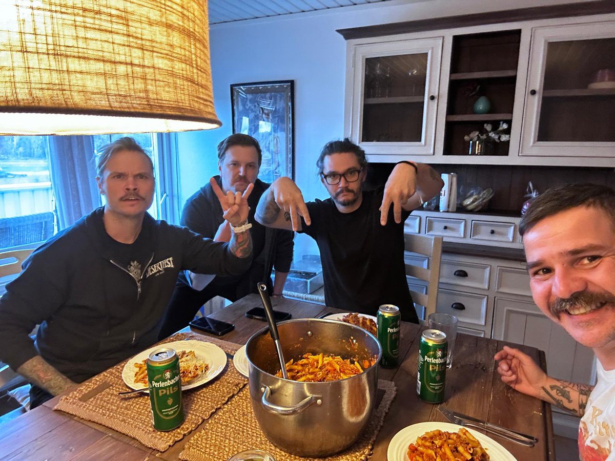 howlinggiant's tweet photo. Had a great time in Scandinavia and we’re working our way to the UK! See ya tomorrow at Saturnalia Records🇬🇧🫖💂 https://t.co/Wg0MTmAIx3