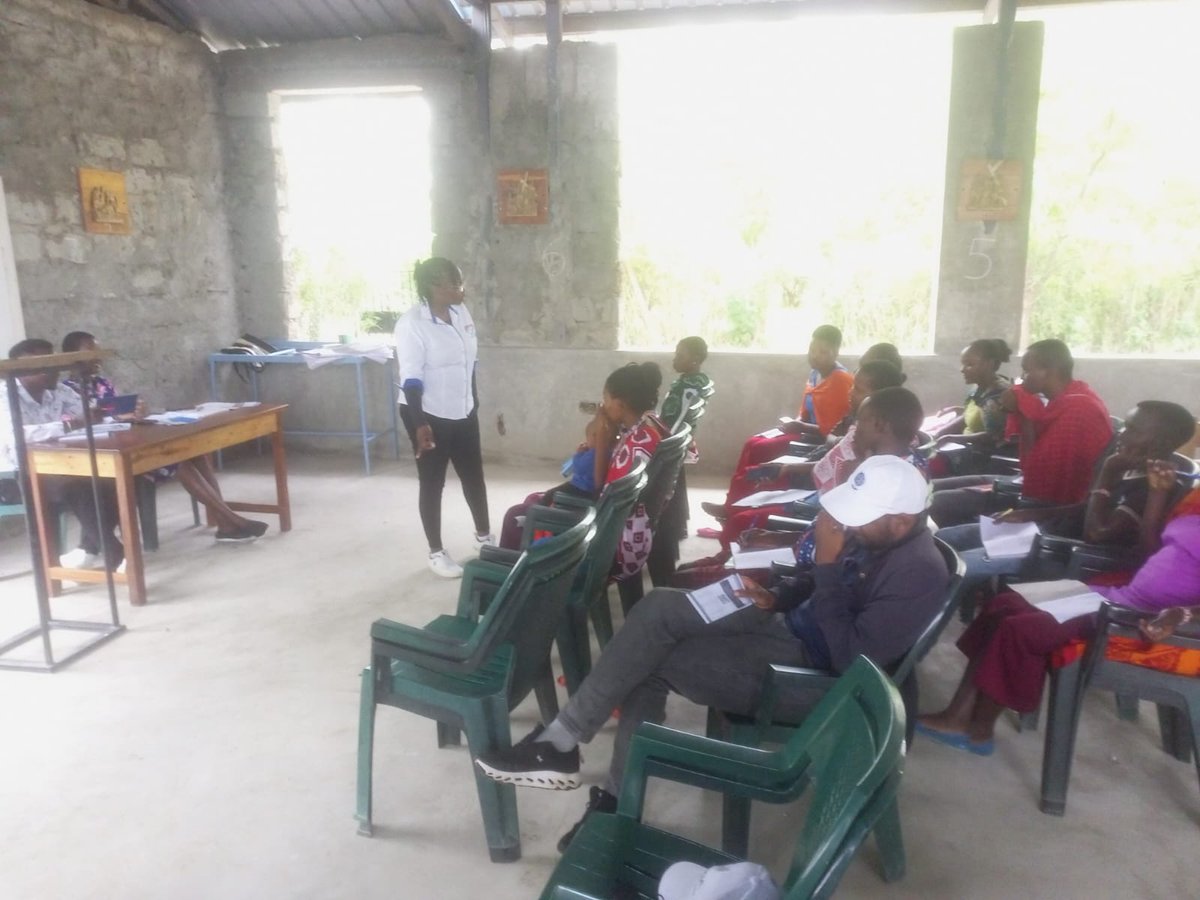 lmis_ke's tweet photo. 📍 Kajiado County

During SESDs training for LOT 8, the State Department for Labour and Skills Development sensitised youth on Labour Market Information (LMI) for informed decision-making when venturing into employment.

#NYOTA #LMI https://t.co/6nZ6UZ5cv9