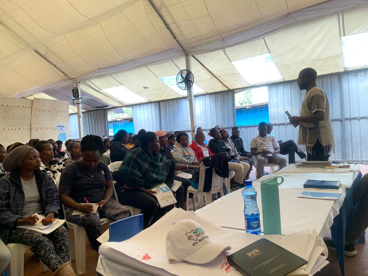 lmis_ke's tweet photo. 📍 Kajiado County

During SESDs training for LOT 8, the State Department for Labour and Skills Development sensitised youth on Labour Market Information (LMI) for informed decision-making when venturing into employment.

#NYOTA #LMI https://t.co/6nZ6UZ5cv9