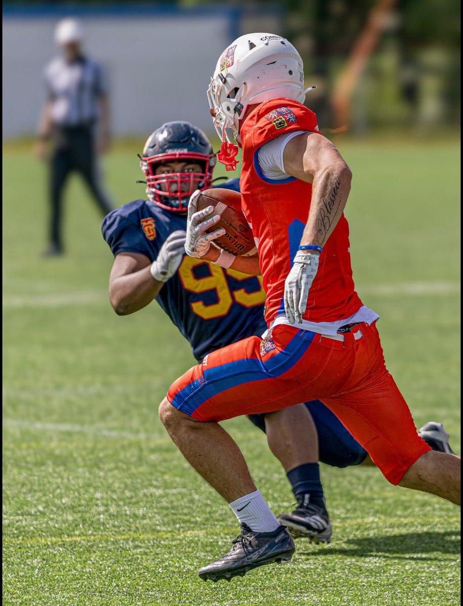 MatthewUrban188's tweet photo. National team game 
Some highlights 
+7 catches 
Coaches check it out !!! https://t.co/E5gH7DVrHw