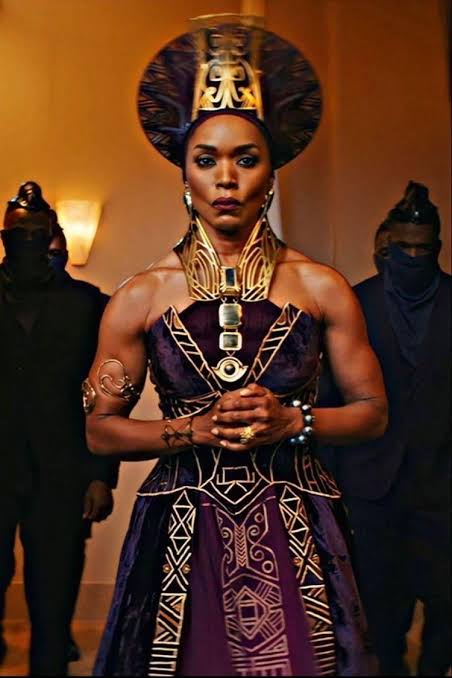 LuciaMorningstr's tweet photo. @nypost That's your definition of "toned arms"?

Angela Bassett, 67. Toned arms
Jane Seymour, 71. Toned arms
Women within the same age bracket.

Its the extreme low % of subcutaneous fat = lack of cushioning on top of low muscle mass. Hence the prominence of her skeletal structure. https://t.co/XXA7x8I8Gj