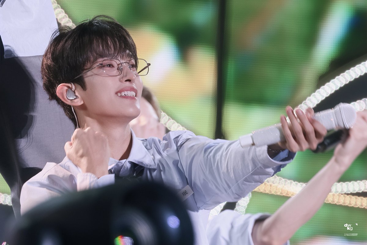 dwkg0218's tweet photo. 260513 YAKUSOKU

#도겸 #이석민 
#ドギョム #DOKYEOM 
#세븐틴 #SEVENTEEN https://t.co/SsxUMUuauC