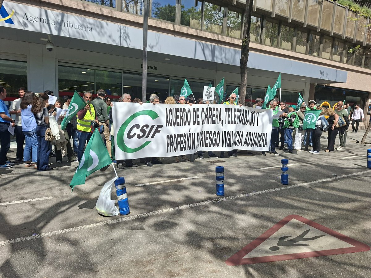 GabinetPremsa's tweet photo. #CSIFCatalunya @CSIFCatalunya
🟢 Hoy salimos a la calle en toda España para exigir mejoras laborales en la Agencia Tributaria, aumento de plantilla y el cumplimiento de acuerdos firmados con la AEAT

@CSIFnacional  #CSIFNacional https://t.co/6QAFNgu7PK
