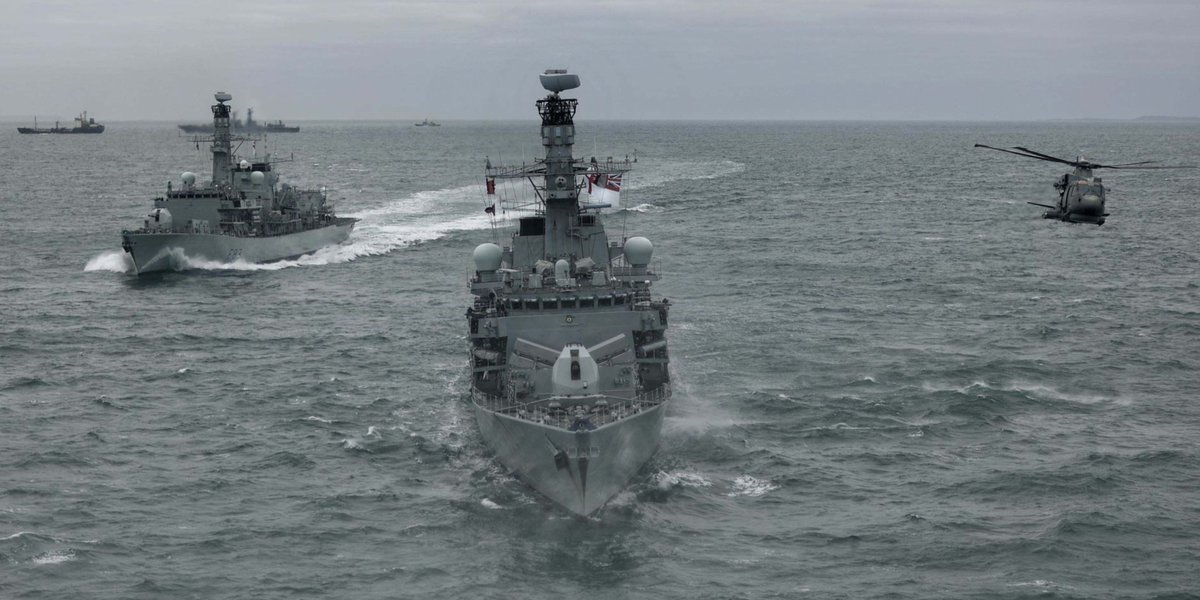 Royal Navy tweet media