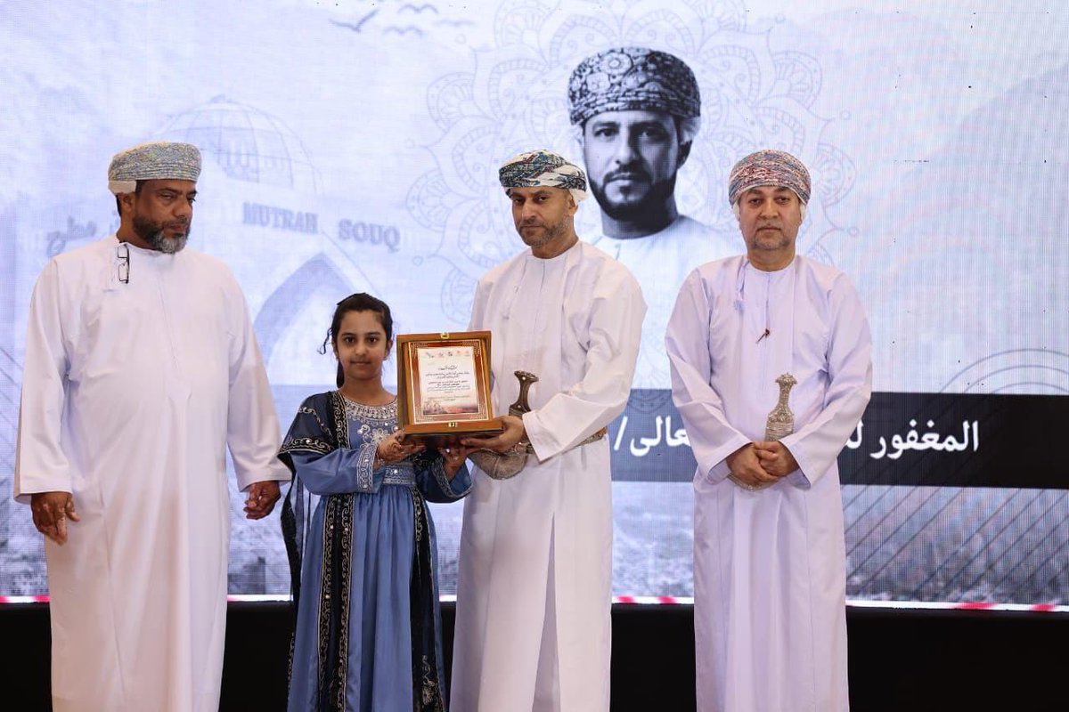 BU_SAIDS's tweet photo. رحل الجسد وبقي الأثر الطيب 
والذكرى العطرة في القلوب لا تغيب.
 أخي الغالي الحبيب الأستاذ الفاضل #أحمد_الدغيشي 
ستظل حاضراً في دعائنا ووجداننا بما تركت من سيرة طيبة وأخلاق نبيلة.

رحمك الله رحمة واسعة وجعل ما قدمت في ميزان حسناتك وجمعنا بك في جنات النعيم https://t.co/mwETPaZOyh