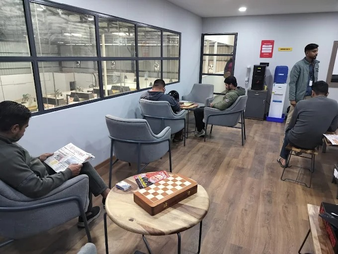 powerandtorque's tweet photo. Your comfort matters as much as your ride!

At Royal Enfield Vasundhra Service Center, we not only take care of your motorcycle but also ensure you have a pleasant experience while waiting.

#royalenfieldservicecenter #servicecentervasundhra  #vasundhraghaziabad #bikecare https://t.co/U1mz2Niyqe