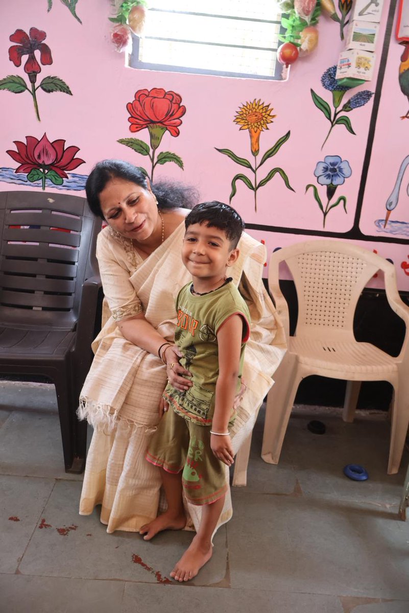 manisha_vakil's tweet photo. આંગણવાડી કેન્દ્રમાં આપવામાં આવતી પોષણ સેવાઓ, પ્રાથમિક શિક્ષણ, સ્વચ્છતા તેમજ બાળકોના સર્વાંગી વિકાસ માટેની વિવિધ વ્યવસ્થાઓનું વિસ્તૃત નિરીક્ષણ કર્યું. https://t.co/ySdoJGBx6I