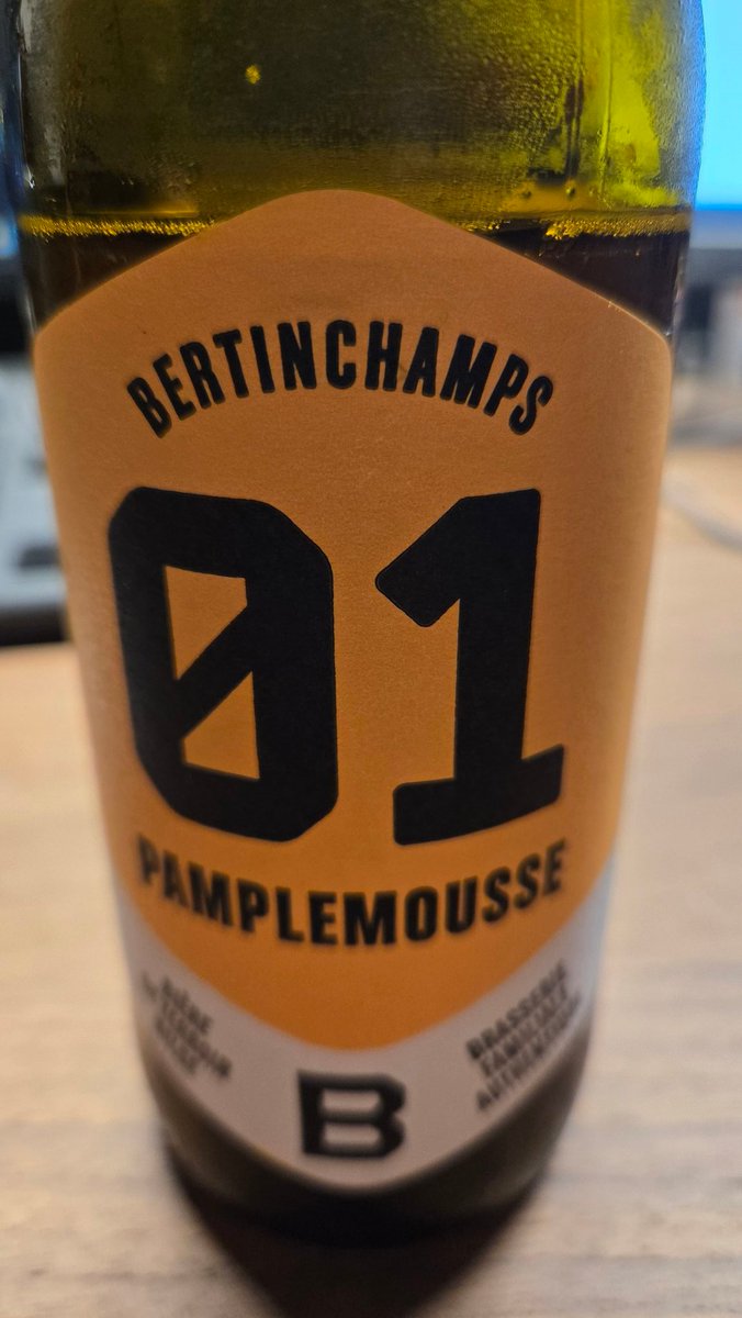 DLEvrc's tweet photo. このビールうまい！グレープフルーツ果汁入ってるらしい https://t.co/6AyQKL7VaI