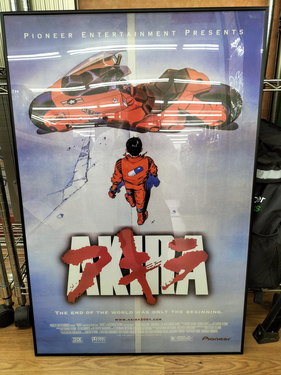 APPMmmqAzMBi0Kj's tweet photo. 中の人的に今日イチ心が躍った買取品です😊
2001年のDVD化に伴って作られた映画館サイズのポスター😍
#ハードオフ #オフハウス
#山梨 #スライドブレーキの始祖
#みんな真似したよね https://t.co/hni0xlskou