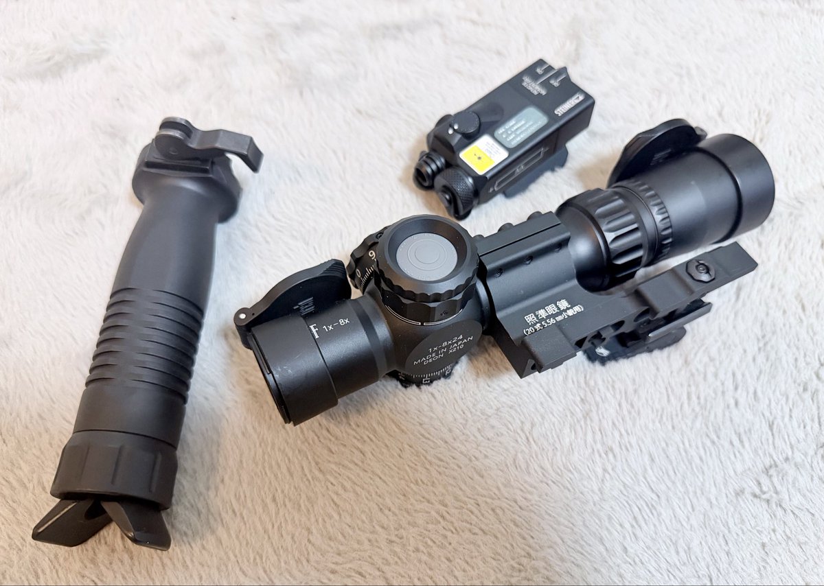 B&T HK MG5 Unigrip QDバイポッドグリップだけで5万5千円ぐらいしま