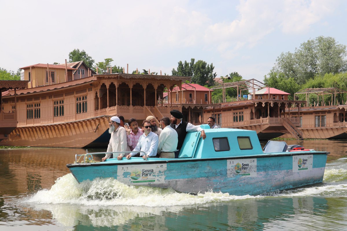 jklcma's tweet photo. Vice Chairman LCMA, Mr. Khurshid Ahmad Shah, along with officers of the Authority, undertook a comprehensive tour from Pokhribal to Nigeen Lake to review the progress of ongoing works and reaffirm the Authority’s commitment towards preservation of water bodies.
@diprjk
@JKHUDD1 https://t.co/kPtHn3Q6On