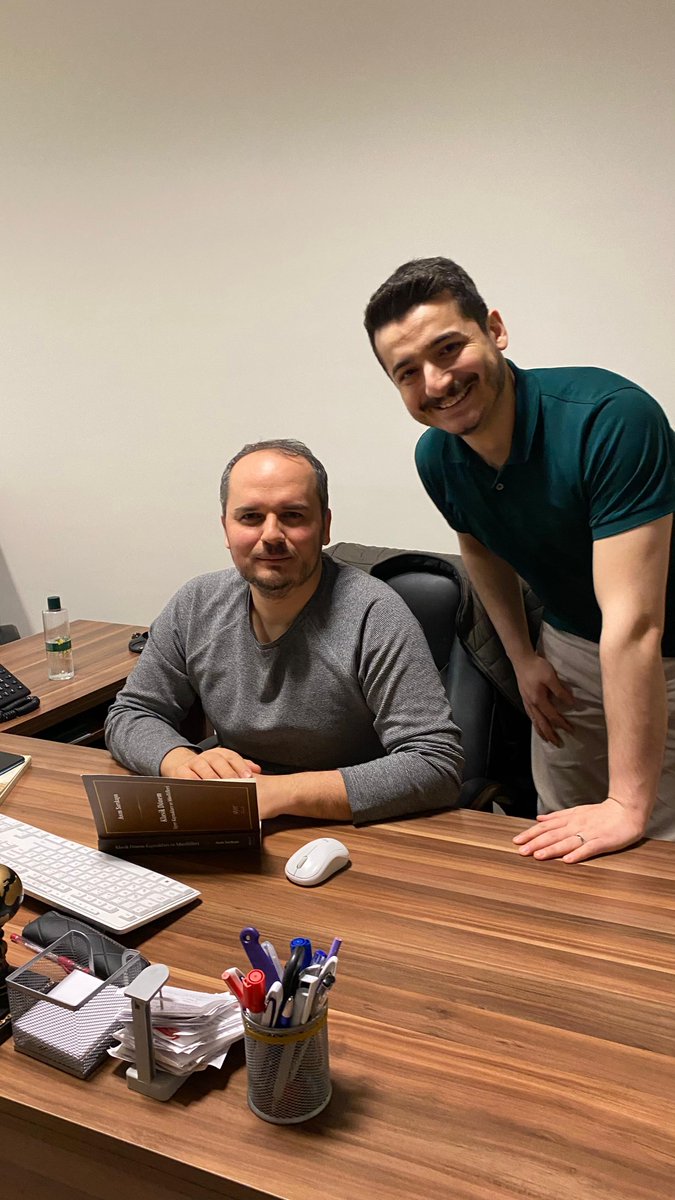 berkanbugraydin's tweet photo. "Klasik Dönem Siyer Kaynakları ve Müellifleri"ni kaleme alan @asimmsarikaya hocamla...
İmza dolayısıyla bir defa daha şükranlarımı ve hayırlı olsun dileklerimi sunmaktan mutluluk duyuyorum. 🙂
[Siyer ilmi için kıymetli çalışmalar yayımlamaya devam eden @Siyerokul'dan...] https://t.co/WfpRbc5qda