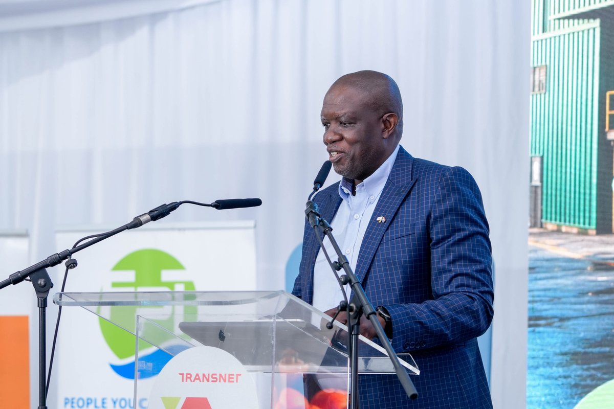 TransnetNPA's tweet photo. Delivering the keynote address at today’s signing ceremony in Durban, @follow_transnet  Group Chief Operating Officer Solly Letsoalo highlighted: 

“Partnerships such as this one are important because they reflect confidence in the Port of Durban, confidence in South Africa’s trade potential and confidence in the work being done to strengthen the logistics sector. When our ports perform well, industries grow, exports move efficiently, investor confidence improves, and jobs are supported across the value chain."

The agreement with FPT is part of Transnet Reinvent for Growth strategy, aimed at unlocking investment into critical port infrastructure and strengthening operational capabilities.
#CitrusSeason #FreshProduceTerminal