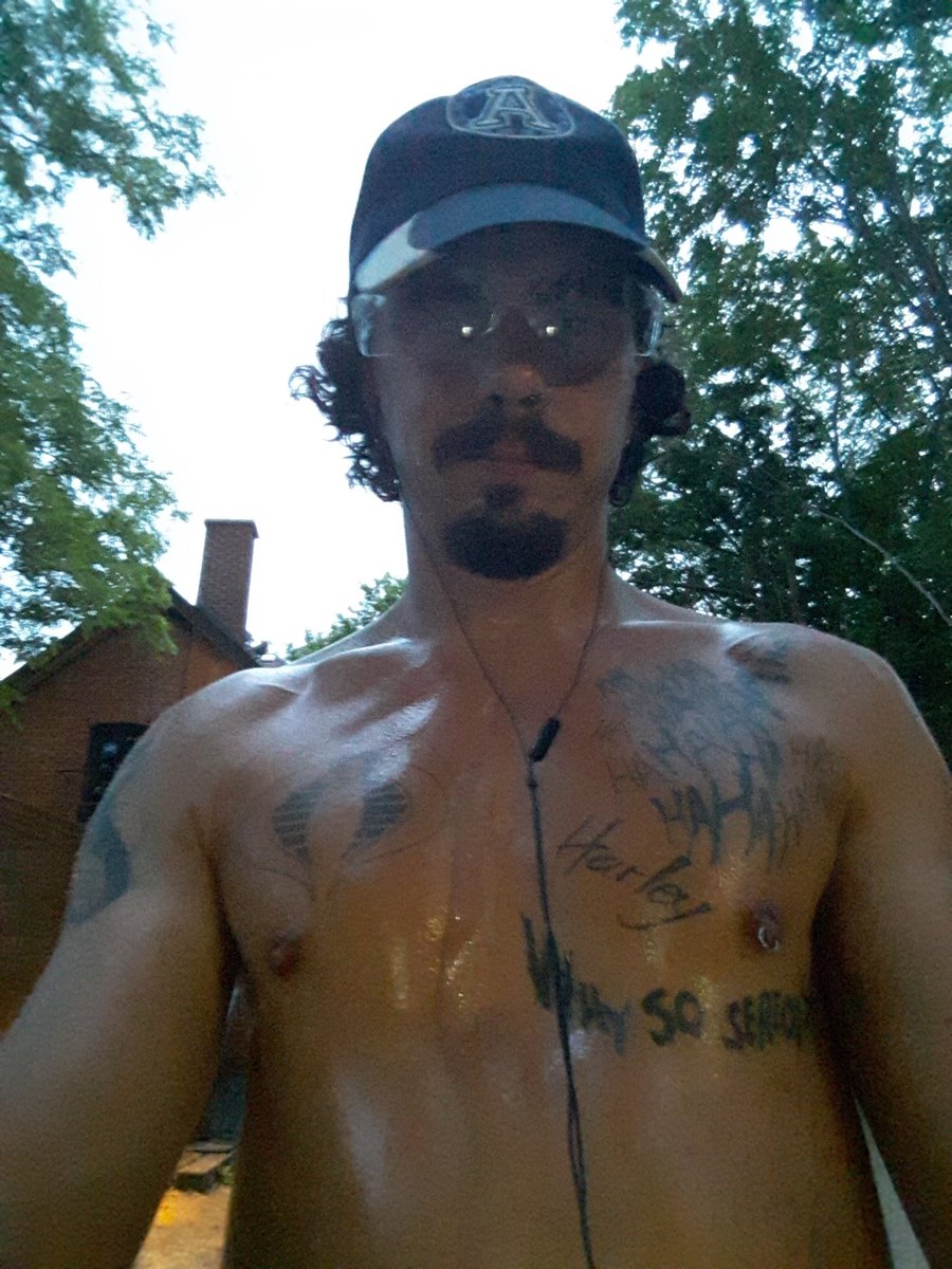 CrazyDavyChainsaw tweet media