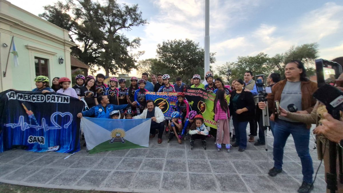 MuniElCarril's tweet photo. En #ElCarril tendremos la primera Pista de Patinaje de la Provincia "Con una enorme alegría anunciamos hoy, con el Gobernador Gustavo Sáenz, la construcción del primer Patinódromo Municipal de la Provincia." #Salta @GustavoSaenzOK @NJarsun https://t.co/tab4v6FuUN