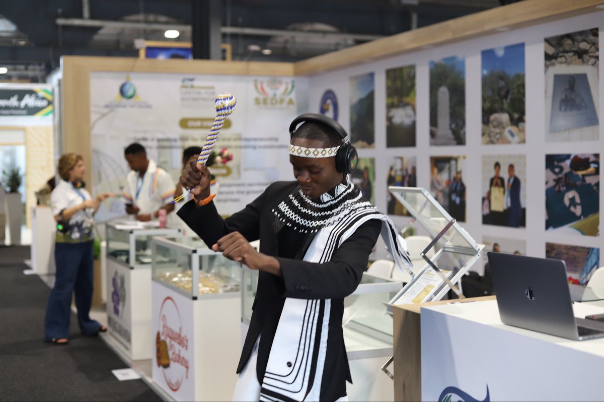 cfe_sekhukhune's tweet photo. Day 3 at the Exhibition Stand as we proudly celebrate Africa Month — a celebration of our heritage, culture, innovation, &amp; the spirit of African entrepreneurship.

Today, we continue creating meaningful connections, showcasing local excellence, &amp;  flying the Sekhukhune flag high. https://t.co/iqWyejHuBl