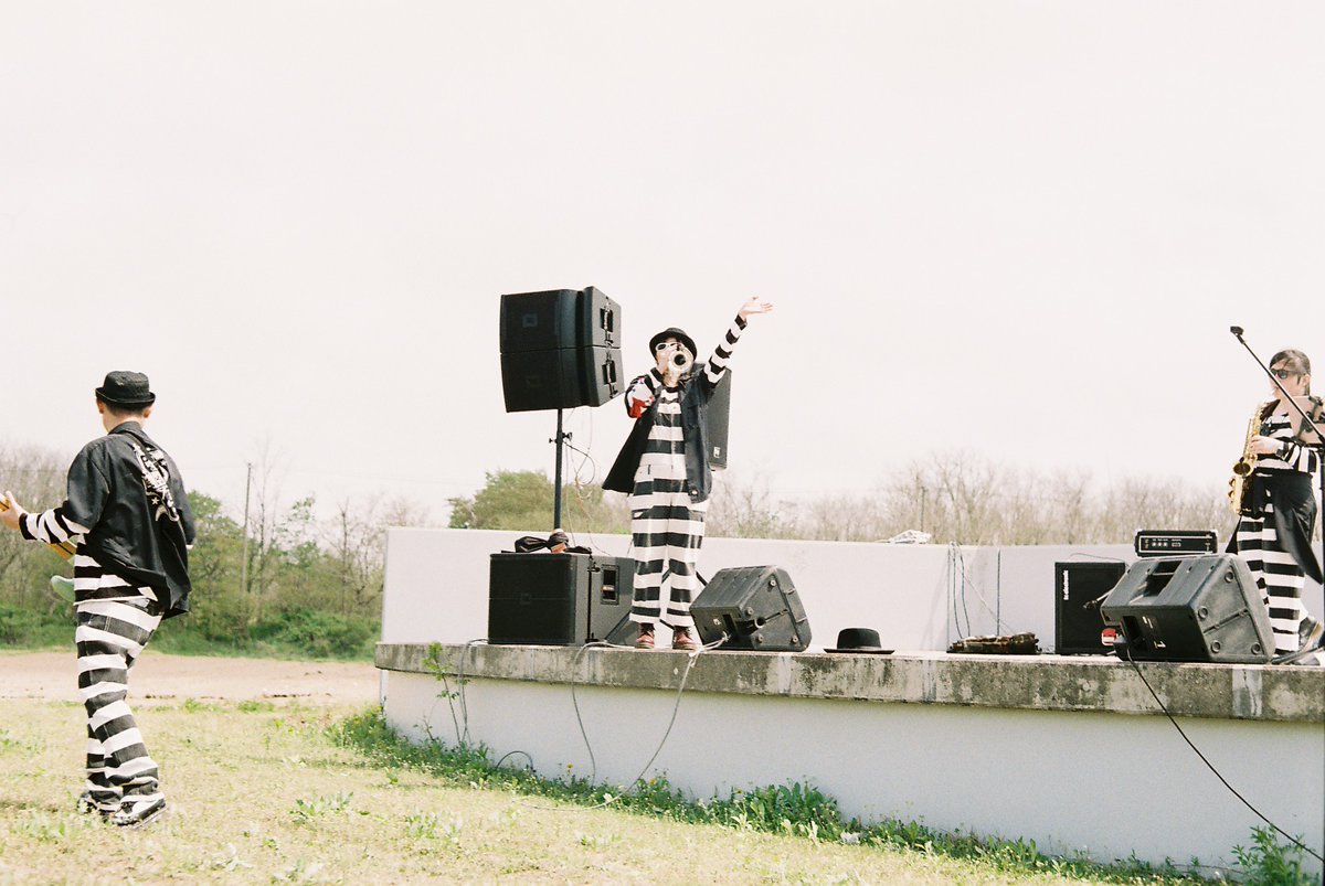 SOMMELINER's tweet photo. フィルムの現像があがってきたので。

5/5　なまはげの里ミュージックフェス(なまフェス)
@TheHalts 

Canon7　X-TRA400
レンズはなんだっけ？　たぶんSerenar 35mmとかtopcor50mmじゃないかな？ https://t.co/qAjDqyVRvP