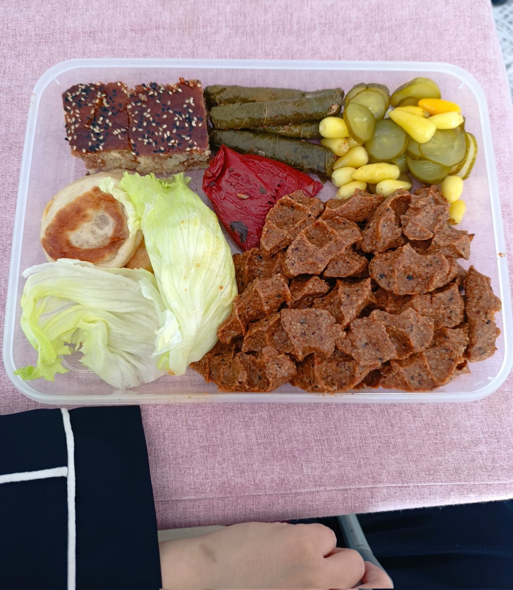 sekersiizz's tweet photo. TÜRKİYE SNACK BOX https://t.co/eWYvFAOa4e