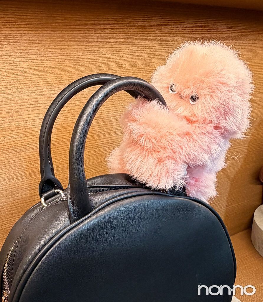 nonno_staff's tweet photo. “動く”バッグチャームが登場📢
可愛くて癒される♡
最新のチャームロボット「mirumi（みるみ）」 に夢中
▶▷https://t.co/l1nh3RB7GE https://t.co/FUvKJmtVxh