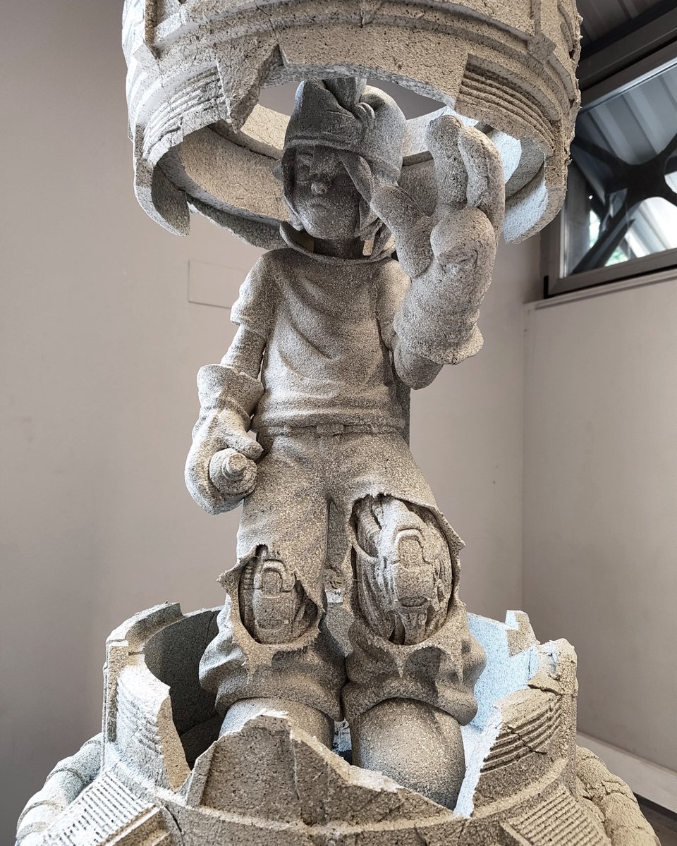 magtres_eu's tweet photo. Escultura Magty Atom para VisionWorld (2026) https://t.co/d1XzTtay1z
