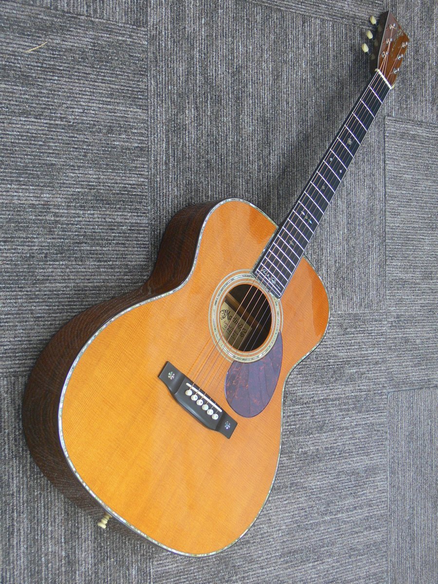 ポール・サイモンのシグネチャーモデル 1997年製のMartin OM-42PSが