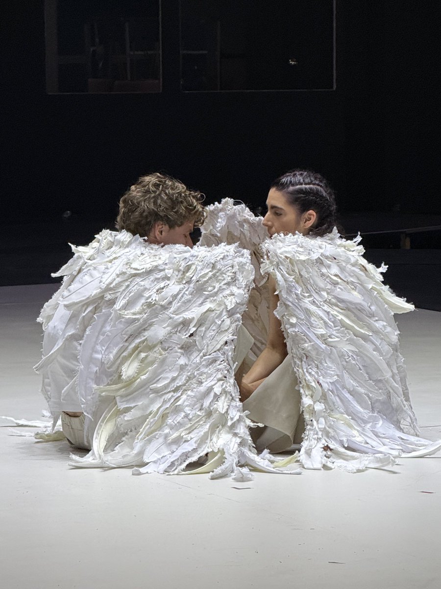 usbaa01's tweet photo. Privileged to have seen @E_N_O Angel’s Bone at @factoryintl Aviva Studios last night. A mesmerizing, harrowing, though provoking and powerful production. Perfectly sung, staged and performed. Truly awesome https://t.co/RdpoAeEuHB