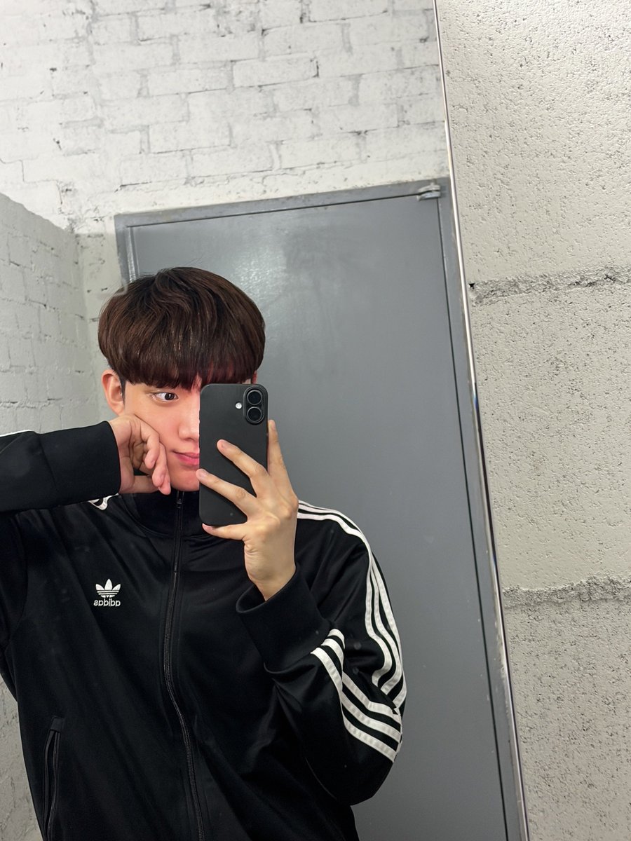 첼 tweet media