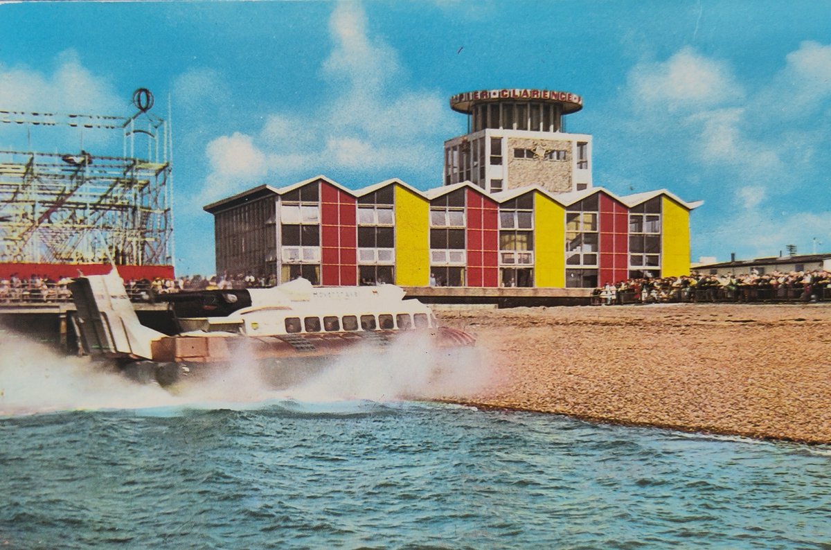 SeasideFerry's tweet photo. 📣Last call for my online talk *this evening* about the impact of the #festivalofbritain on #seaside buildings. To celebrate its 75th anniversary I'll discuss festival style as seen in #piers, pavilions and even #beachhuts 
https://t.co/NUhpeqpMmE https://t.co/0MV3UjUqDw
