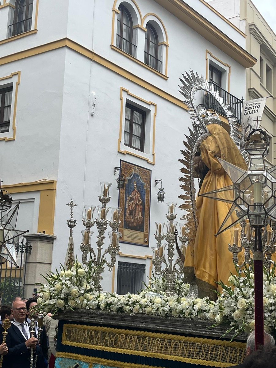 apdesamparados's tweet photo. 🔔 𝐍𝐎𝐓𝐈𝐂𝐈𝐀𝐒 • Realizamos un resumen de las novedades y actos transcurridos en la Agrupación las últimas semanas:

1️⃣ La querida @r_peccatorum saludó en el Santo Ángel a nuestra Agrupación durante el Rosario Extraordinario con motivo de su 𝐂𝐨𝐫𝐨𝐧𝐚𝐜𝐢ó𝐧. https://t.co/8Tzh0cPhK7