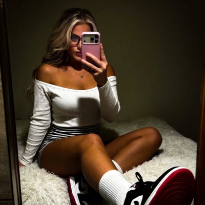 Ashley 🖤 tweet media