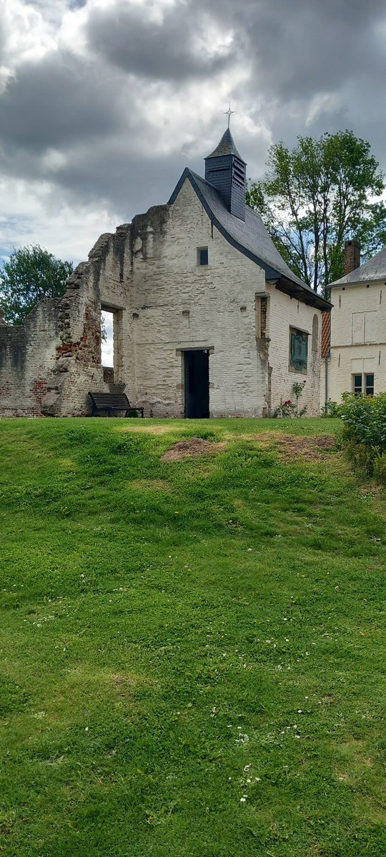 PeterHartBT's tweet photo. Just before the obligatory Waterloo rain, Hougemount Farm! #phbt https://t.co/PWscMXYhSr