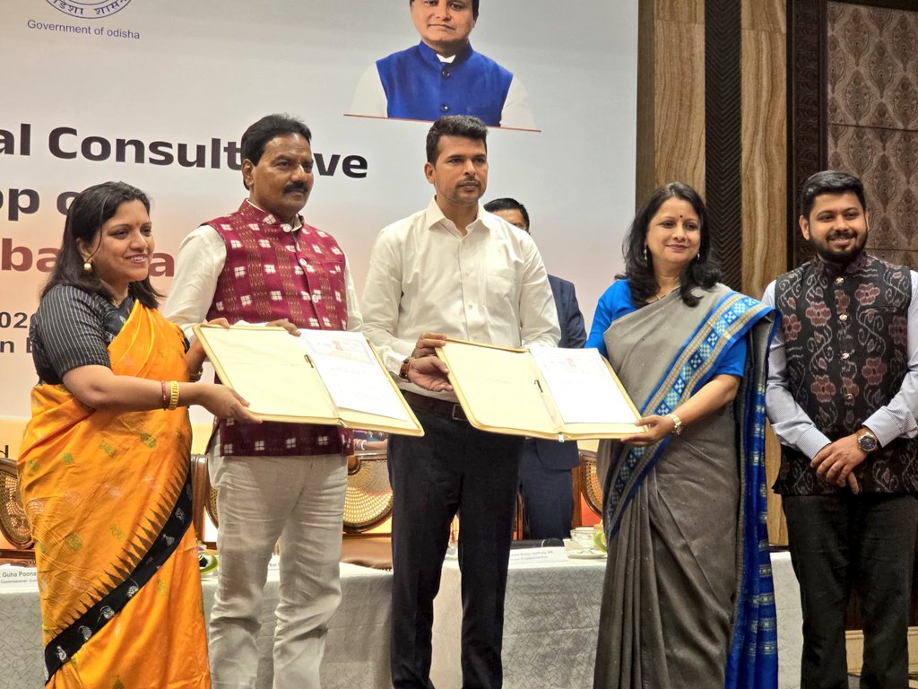 HTH_Odisha's tweet photo. On the occasion of the State-Level Internal Consultative Workshop on “Textiles for Global Market”, organised in Bhubaneswar today, an MoU was signed with Sight Savers India.

As part of this collaboration, Sight Savers India will organise eye health check-up camps for weavers and artisans across various districts of Odisha, supporting their eye health and overall well-being.

This initiative reflects a focused effort towards ensuring better healthcare access for the artisan and weaving communities, who play a vital role in preserving and promoting Odisha’s rich handloom and handicraft heritage.
 
@pradeepbsbjp @GuhaIas @Somesh_IAS @IPR_Odisha @TexMinIndia @dchandlooms01 @handicraftsdc @NHDC_Textiles @HEPC_India @epchindia @DhciOdisha @Sidac_Odisha @Boyanikaonline @UtkalikaOdisha @SightsaversIN