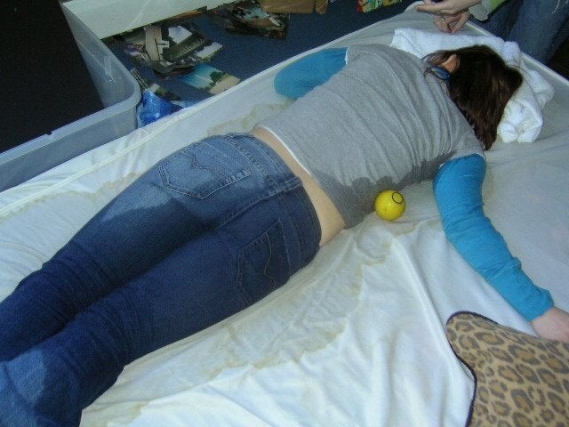 Loverofpee's tweet photo. #bedwetting https://t.co/wIoDvVVsee