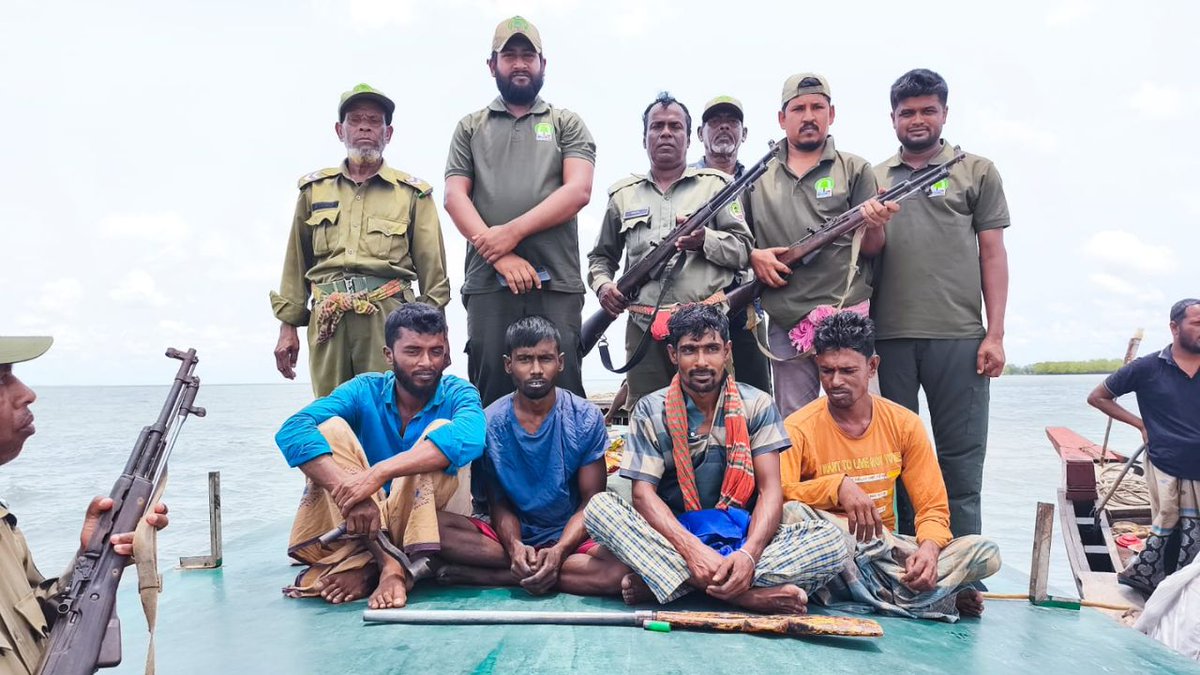 arakan_gro14090's tweet photo. 4 fishermen rescued after gunfight with bandits in Sundarbans

Four fishermen were rescued after an exchange of fire between forest bandits and forest workers in the Sundarbans. https://t.co/JmonrXvzZS